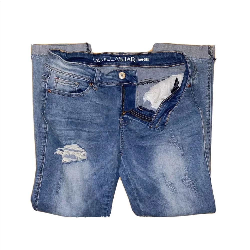VANILLA STAR WOMENS/JUNIORS JEANS
• SIZE 5, CAPRI TOM BOY STYLE